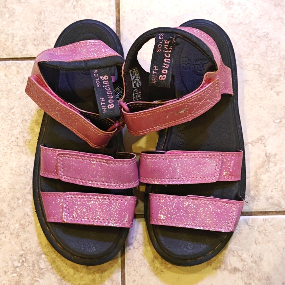 Dr. marten youth sandals UK 1 pink sparkle